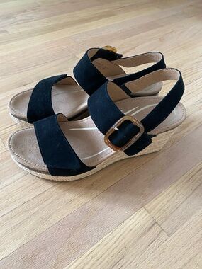 Aetrex Women's Ashley Wedge Sandal, Black, Size 10.5-11 US Comfort Support